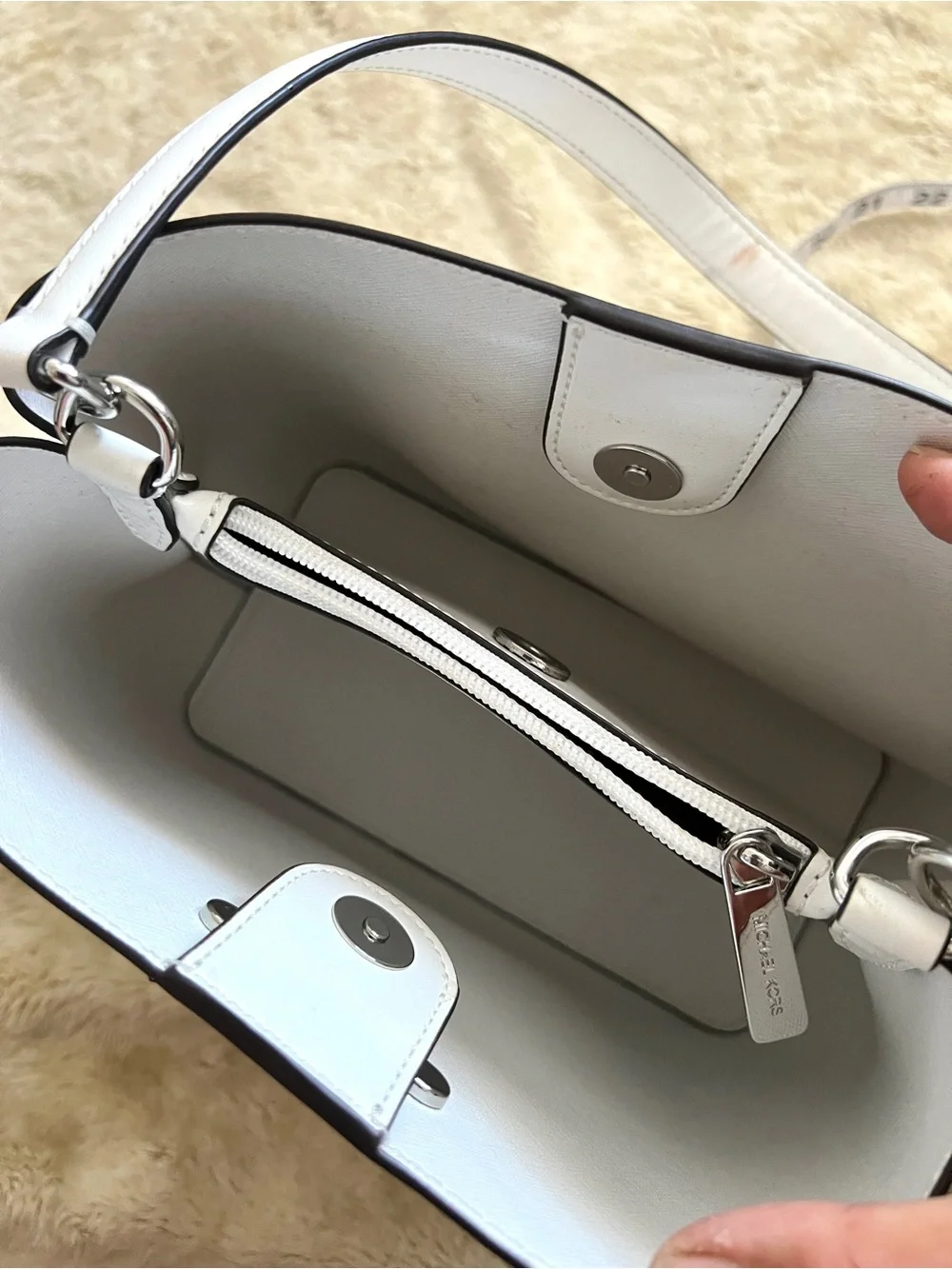 MICHAEL KORS White Medium Size Satchel Purse